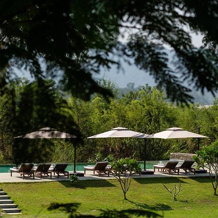 Sanctuary Chitwan National Park Читван Экстерьер фото