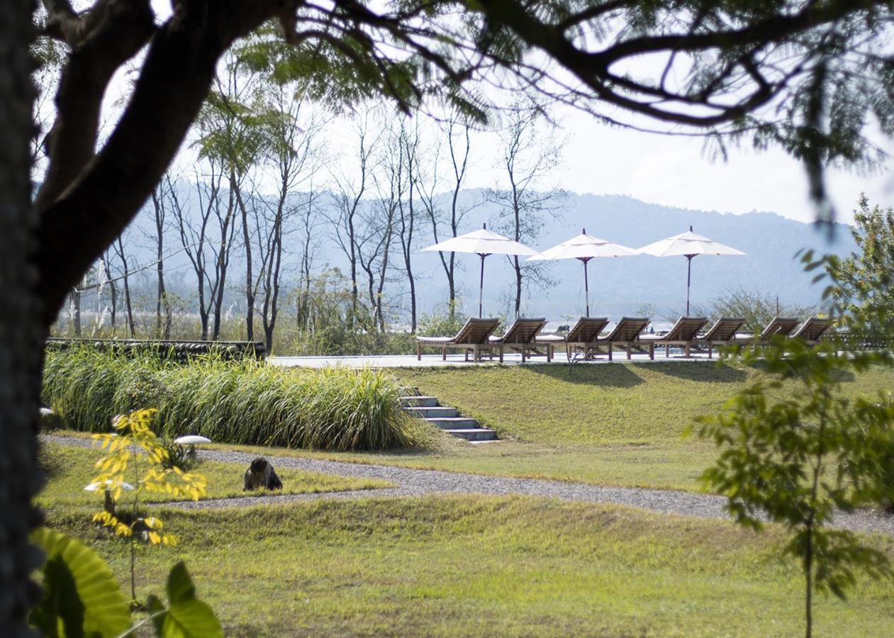 Sanctuary Chitwan National Park Читван Экстерьер фото