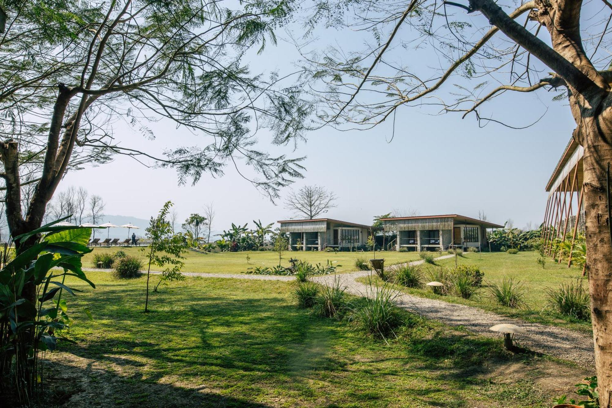Sanctuary Chitwan National Park Читван Экстерьер фото