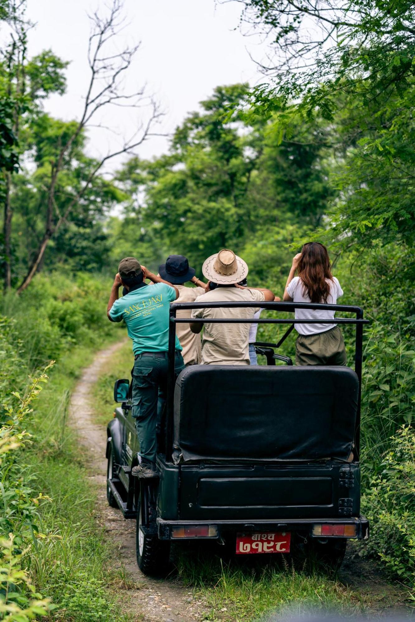 Sanctuary Chitwan National Park Читван Экстерьер фото